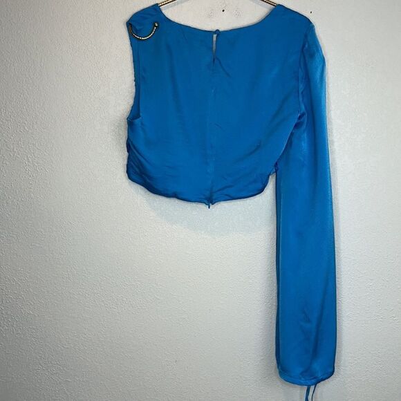 NWT Lover and Friends Carlita Asymmetrical Top in Blue Large Revolve - Picture 8 of 16